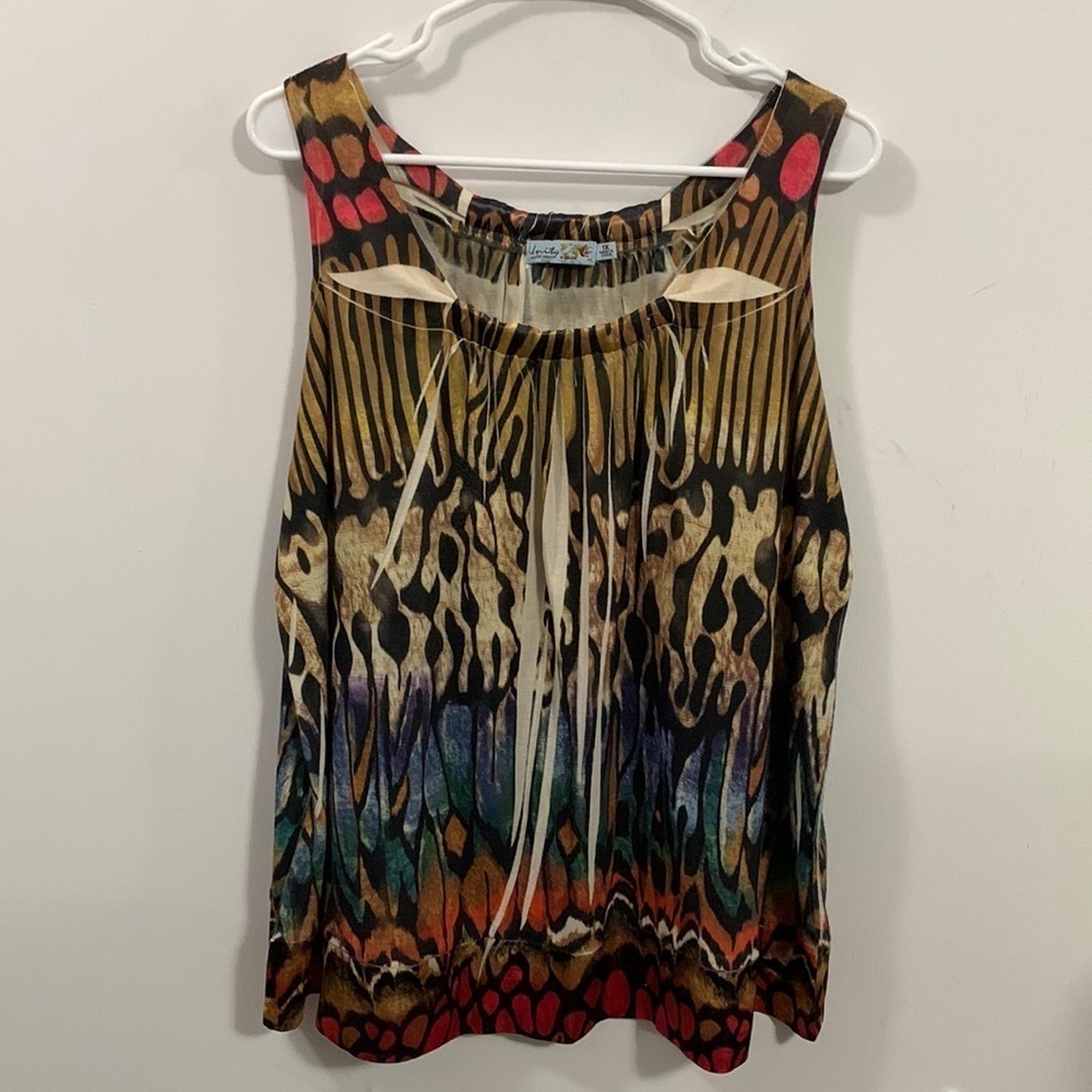 Unity World Wear colorful tank Size 1X, very good condition. Cute wearable art